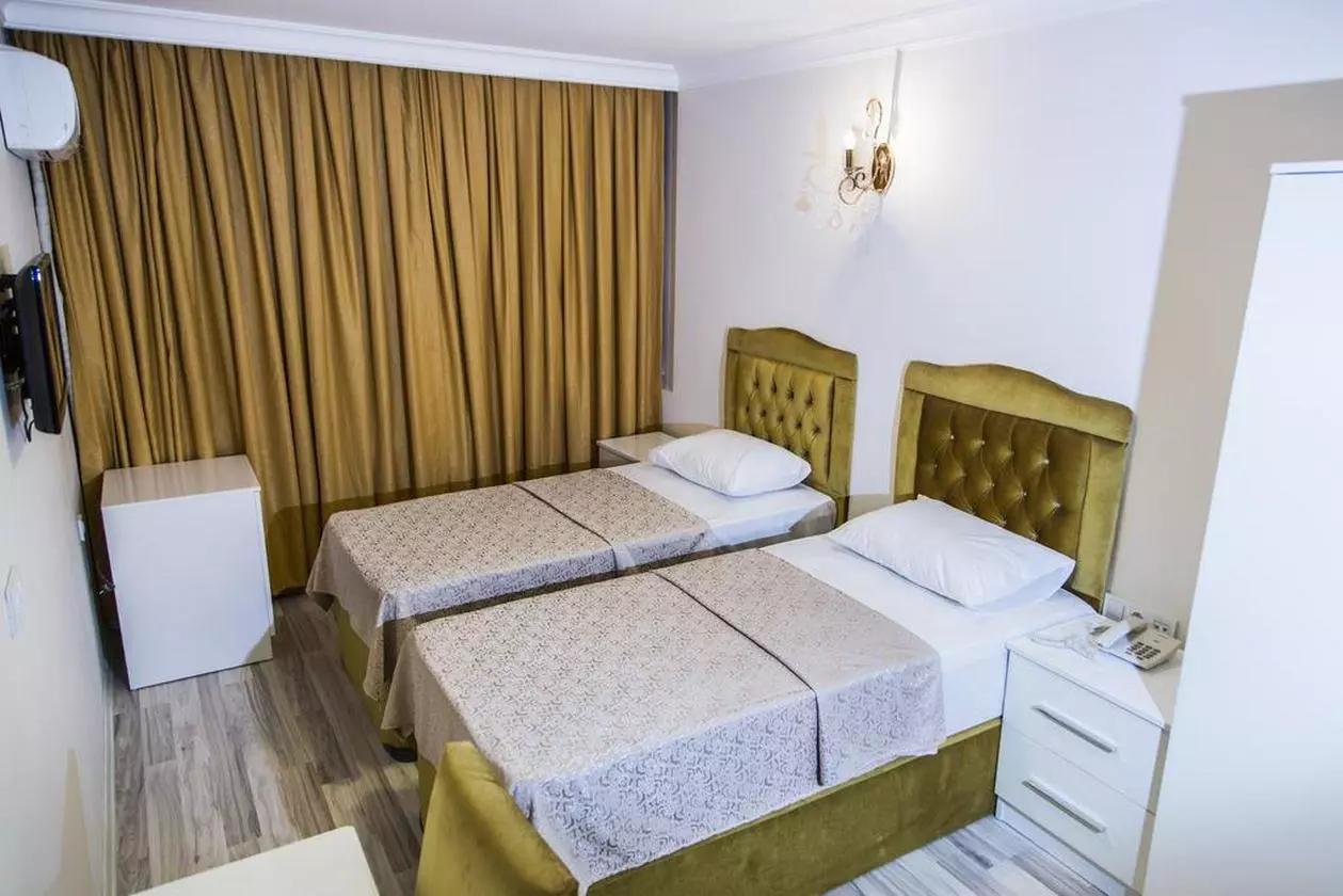 REGENCY_SHABAVIZ (17).jpg